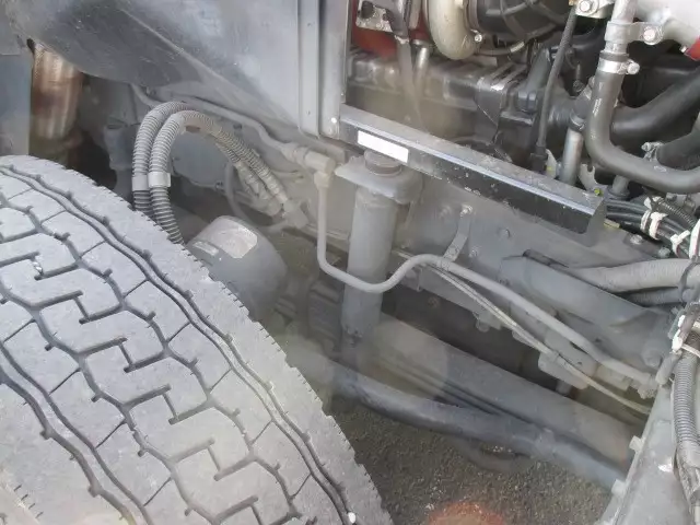 平成25年01月中古大型トラクタヘッド日産UDクオンの画像18