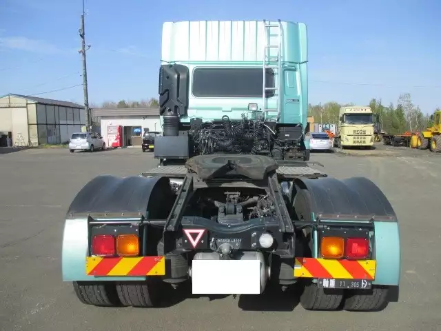 平成25年01月中古大型トラクタヘッド日産UDクオンの画像5
