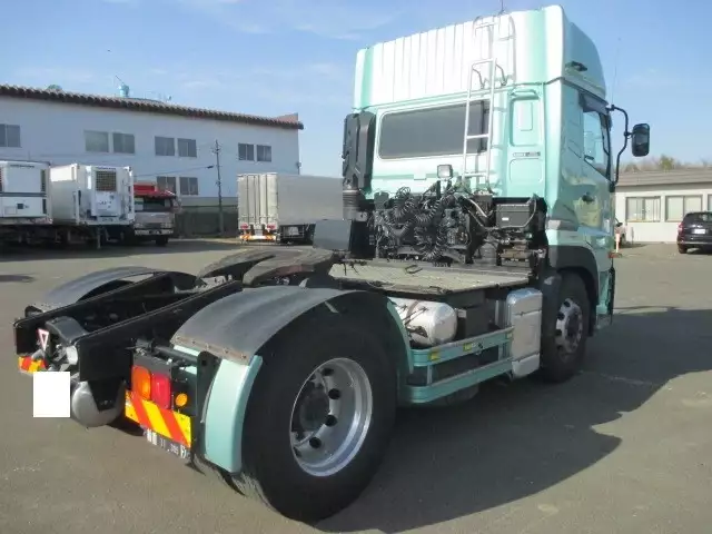 平成25年01月中古大型トラクタヘッド日産UDクオンの画像6