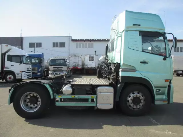 平成25年01月中古大型トラクタヘッド日産UDクオンの画像7
