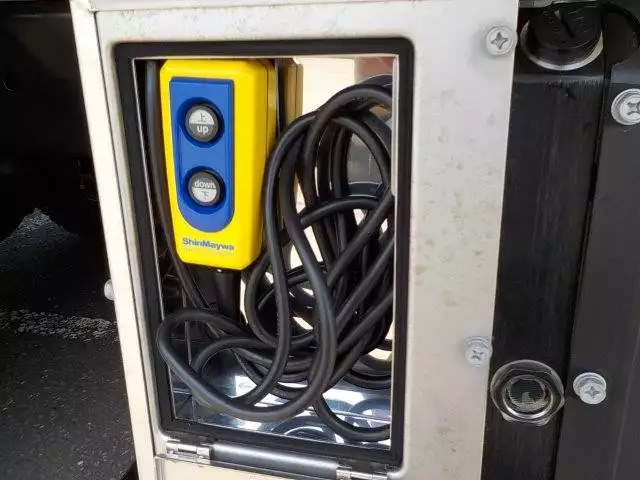 平成29年09月中古中型冷凍バン・ウィング日野レンジャーの画像11