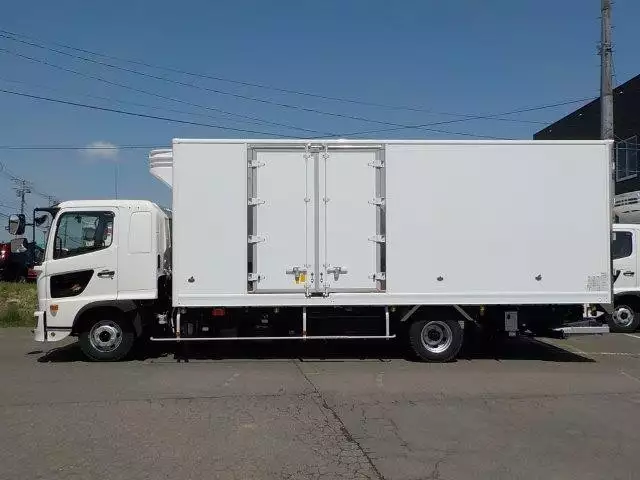 平成29年09月中古中型冷凍バン・ウィング日野レンジャーの画像3