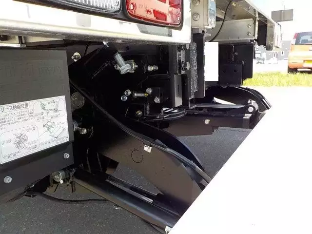 平成29年09月中古中型冷凍バン・ウィング日野レンジャーの画像10