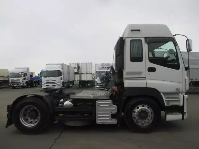 平成24年01月中古大型トラクタヘッドいすゞいすゞの画像4