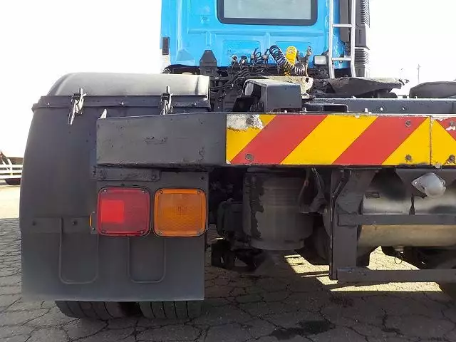 平成25年09月中古大型トラクタヘッド日野日野の画像19