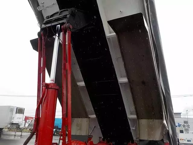 平成23年08月中古大型日産UDUDトラックスの画像16