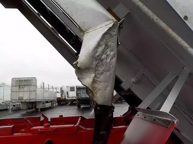 平成23年08月中古大型日産UDUDトラックスの画像17