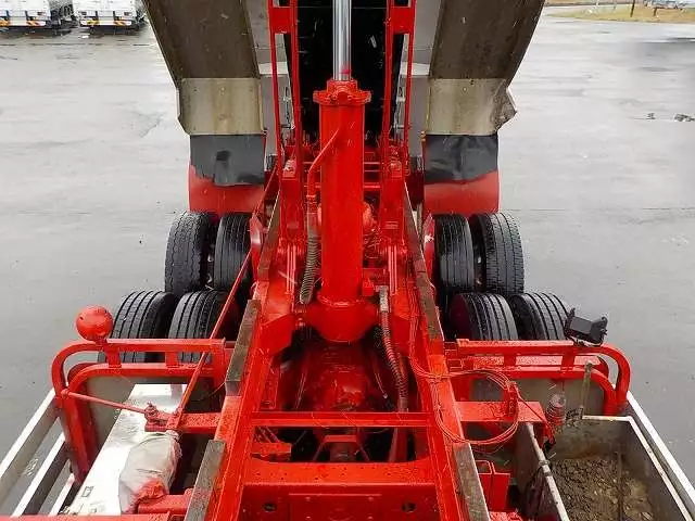 平成23年08月中古大型日産UDUDトラックスの画像19