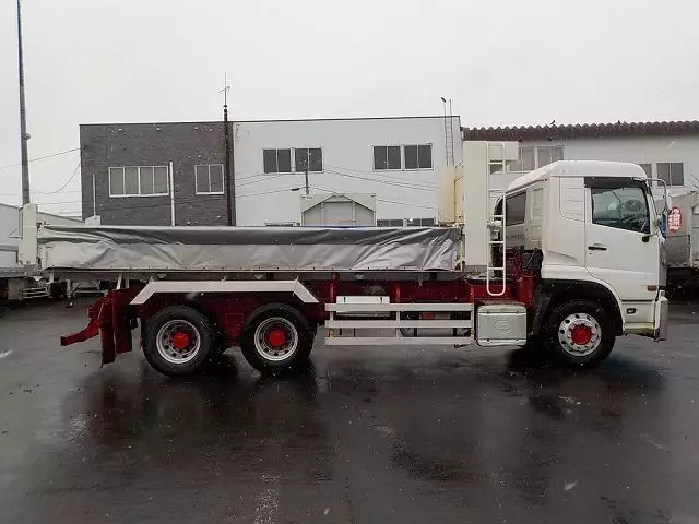 平成23年08月中古大型日産UDUDトラックスの画像4