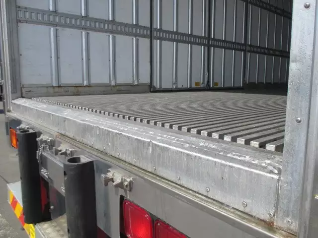 平成26年03月中古大型冷凍バン・ウィングいすゞギガの画像17