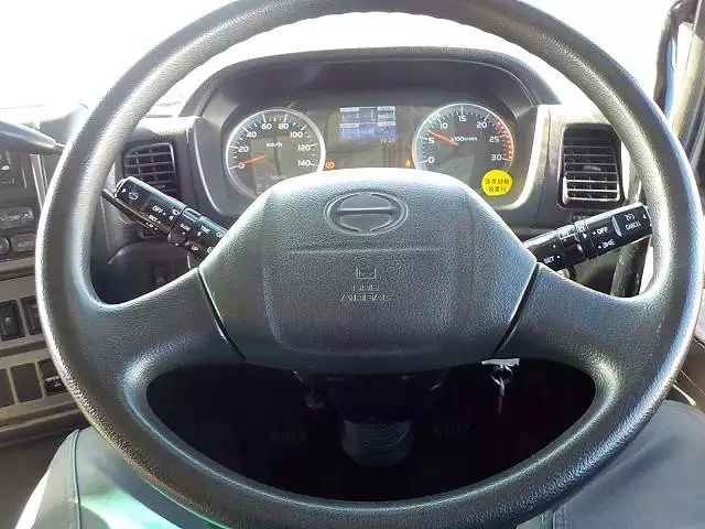 平成25年09月中古大型トラクタヘッド日野日野の画像11