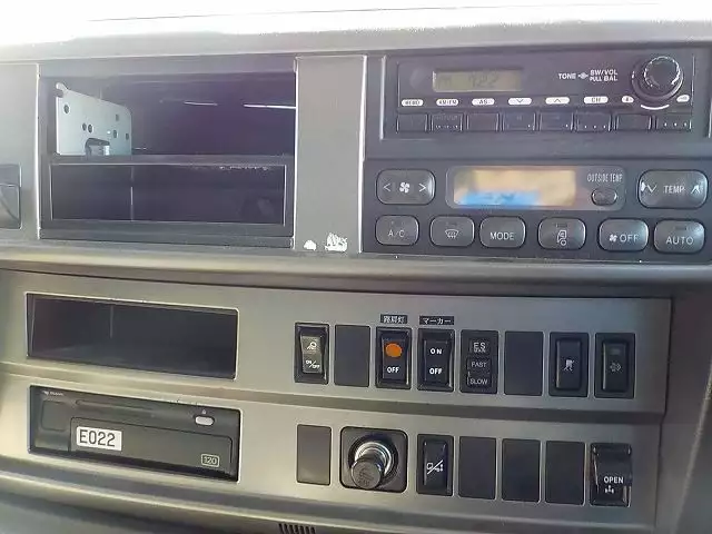 平成25年09月中古大型トラクタヘッド日野日野の画像18