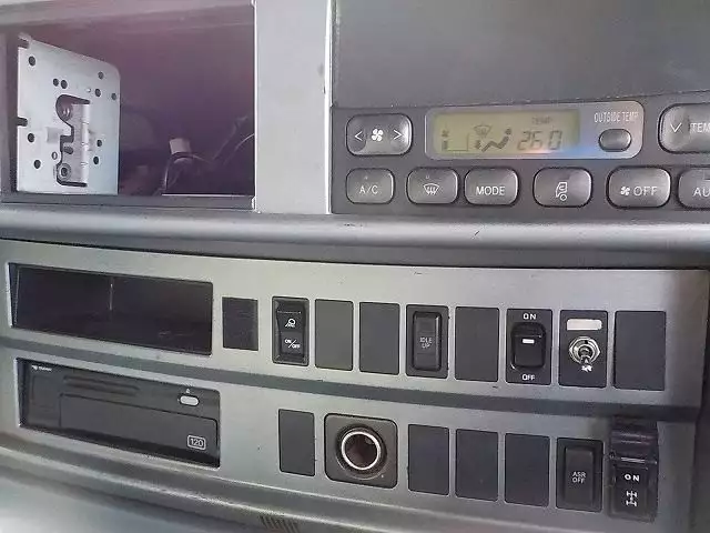 平成17年04月中古大型トラクタヘッド日野日野の画像28