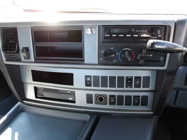 平成17年03月中古大型トラクタヘッド日野日野の画像35