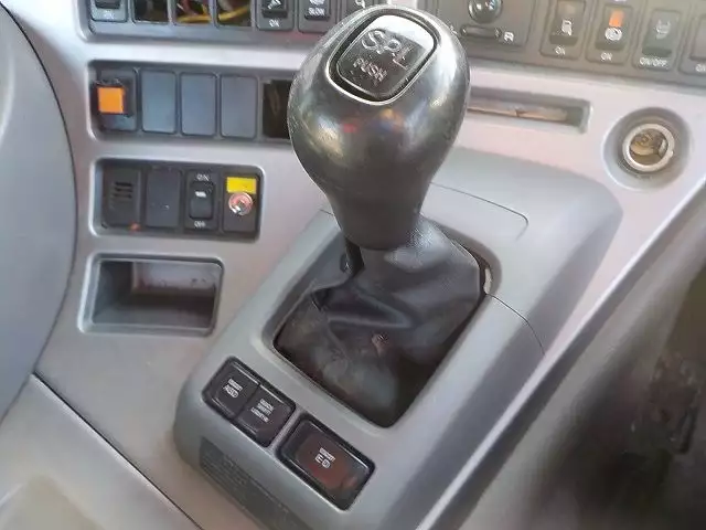 平成20年12月中古大型トラクタヘッド日産UDニッサンディーゼルの画像7