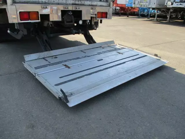 平成25年06月中古中型冷凍バン・ウィング三菱ふそう三菱の画像19