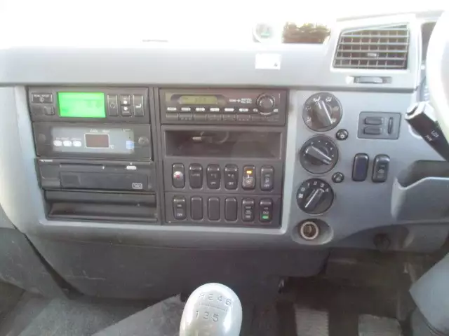 平成25年06月中古中型冷凍バン・ウィング三菱ふそう三菱の画像30