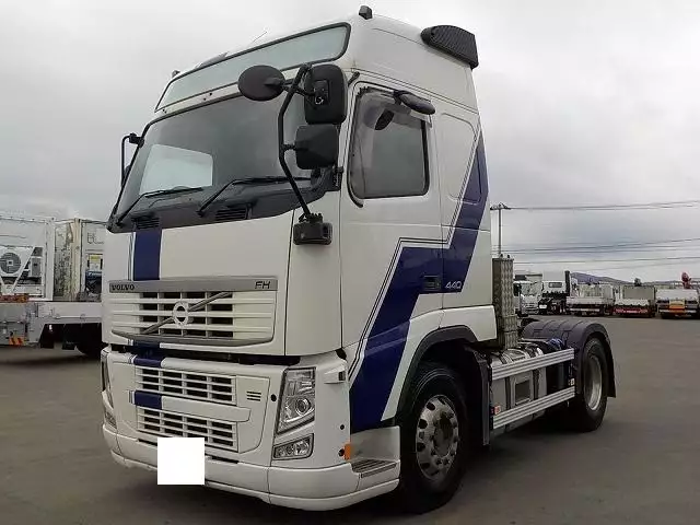 平成25年06月中古大型トラクタヘッドボルボボルボの画像1