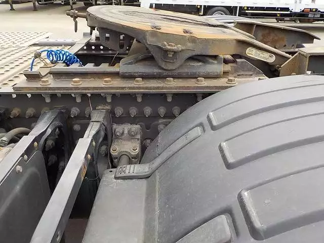 平成25年06月中古大型トラクタヘッドボルボボルボの画像13