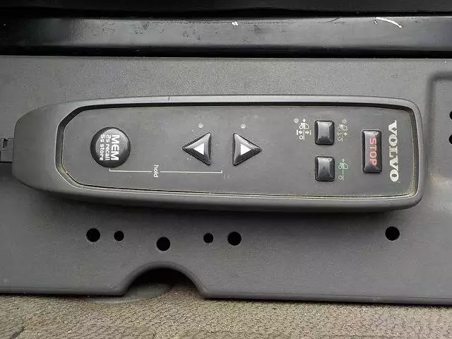 平成25年06月中古大型トラクタヘッドボルボボルボの画像18