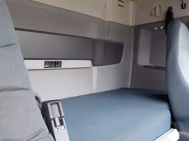 平成25年06月中古大型トラクタヘッドボルボボルボの画像21