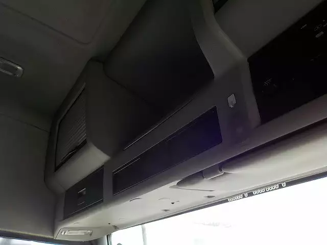 平成25年06月中古大型トラクタヘッドボルボボルボの画像24