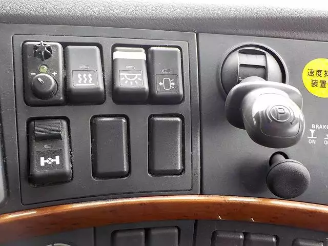 平成25年06月中古大型トラクタヘッドボルボボルボの画像27