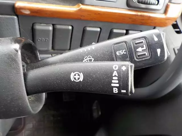 平成25年06月中古大型トラクタヘッドボルボボルボの画像30