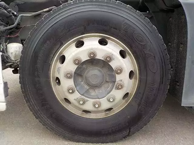 平成25年06月中古大型トラクタヘッドボルボボルボの画像32