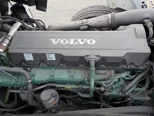 平成25年06月中古大型トラクタヘッドボルボボルボの画像38