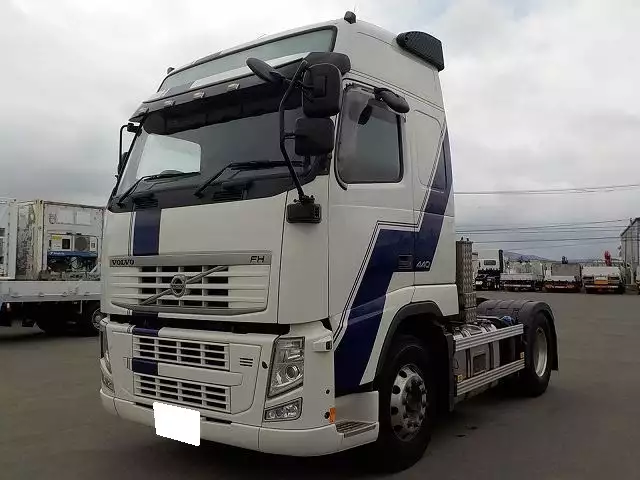 平成25年06月中古大型トラクタヘッドボルボボルボの画像1