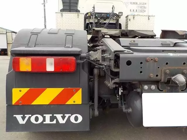 平成25年06月中古大型トラクタヘッドボルボボルボの画像13