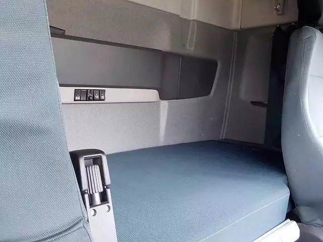 平成25年06月中古大型トラクタヘッドボルボボルボの画像21