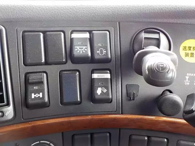 平成25年06月中古大型トラクタヘッドボルボボルボの画像26