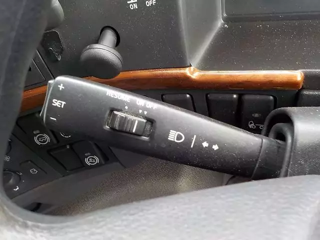 平成25年06月中古大型トラクタヘッドボルボボルボの画像28