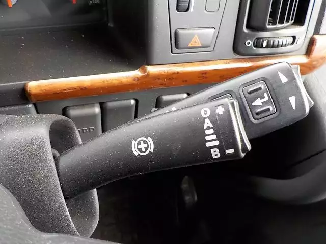 平成25年06月中古大型トラクタヘッドボルボボルボの画像29