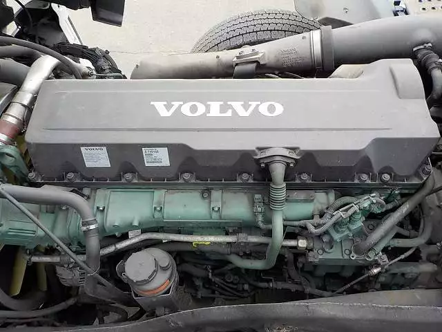 平成25年06月中古大型トラクタヘッドボルボボルボの画像32