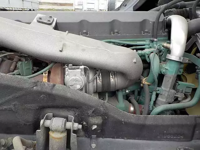 平成25年06月中古大型トラクタヘッドボルボボルボの画像33