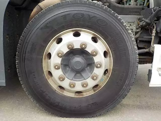 平成25年06月中古大型トラクタヘッドボルボボルボの画像34