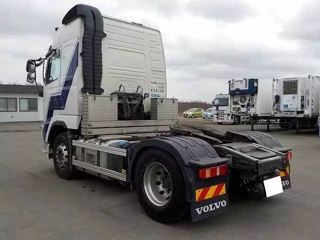 平成25年06月中古大型トラクタヘッドボルボボルボの画像6