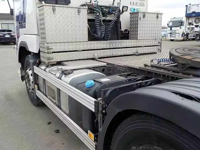 平成25年06月中古大型トラクタヘッドボルボボルボの画像7