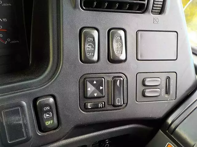 平成24年10月中古大型トラクタヘッド三菱ふそう三菱の画像30