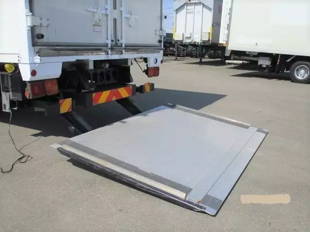 平成26年11月中古中型冷凍バン・ウィングいすゞいすゞの画像17