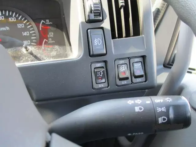 平成26年11月中古中型冷凍バン・ウィングいすゞいすゞの画像25