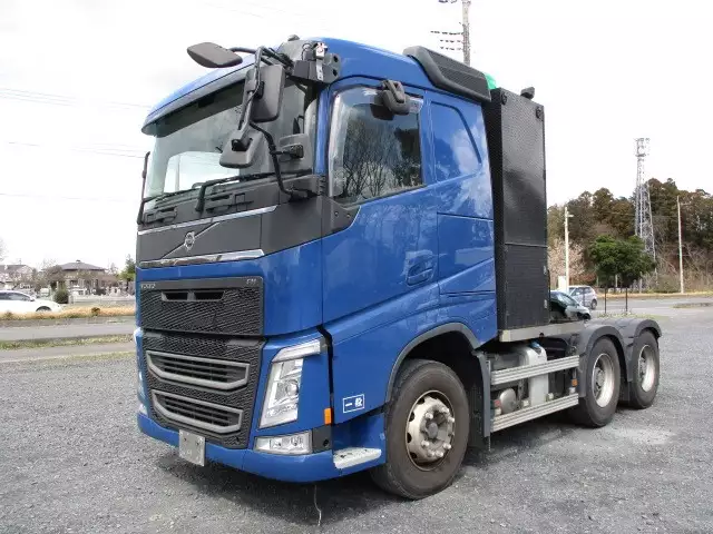 平成27年06月中古大型トラクタヘッドボルボボルボの画像1