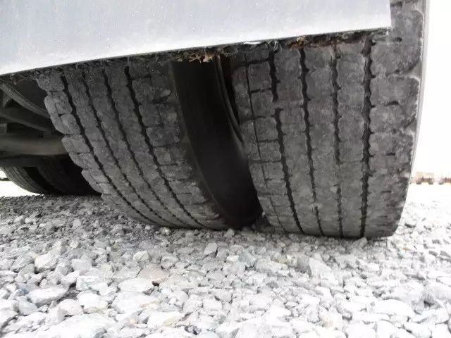 平成27年06月中古大型トラクタヘッドボルボボルボの画像13