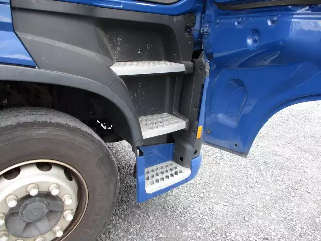 平成27年06月中古大型トラクタヘッドボルボボルボの画像20