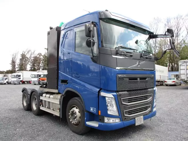 平成27年06月中古大型トラクタヘッドボルボボルボの画像3