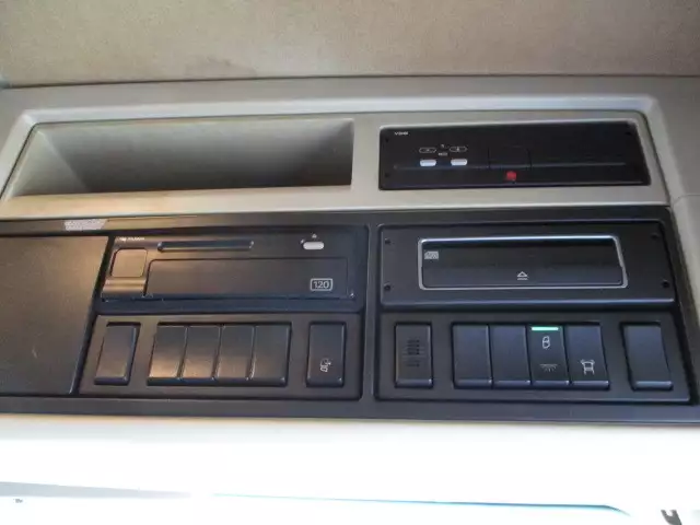 平成27年06月中古大型トラクタヘッドボルボボルボの画像26