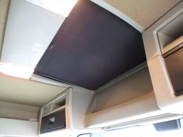 平成27年06月中古大型トラクタヘッドボルボボルボの画像27